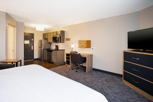 Candlewood Suites Kenosha image 4