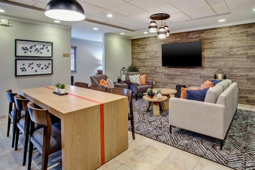 Candlewood Suites Kenosha image 8