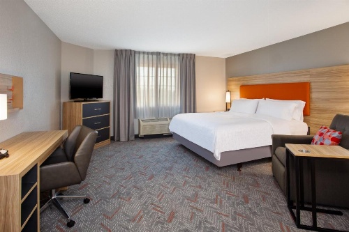 Candlewood Suites Kenosha image 12