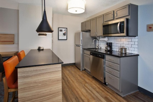 Candlewood Suites Kenosha image 13