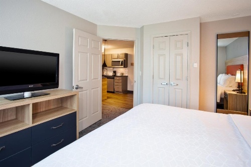 Candlewood Suites Kenosha image 14