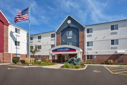 Candlewood Suites Kenosha image 29